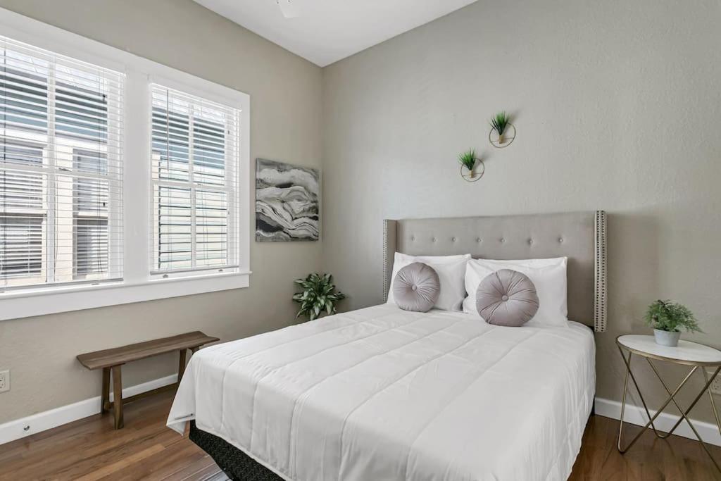 Modern Less Than 4 Blocks To 7th Ave In Ybor Holiday home Tampa
